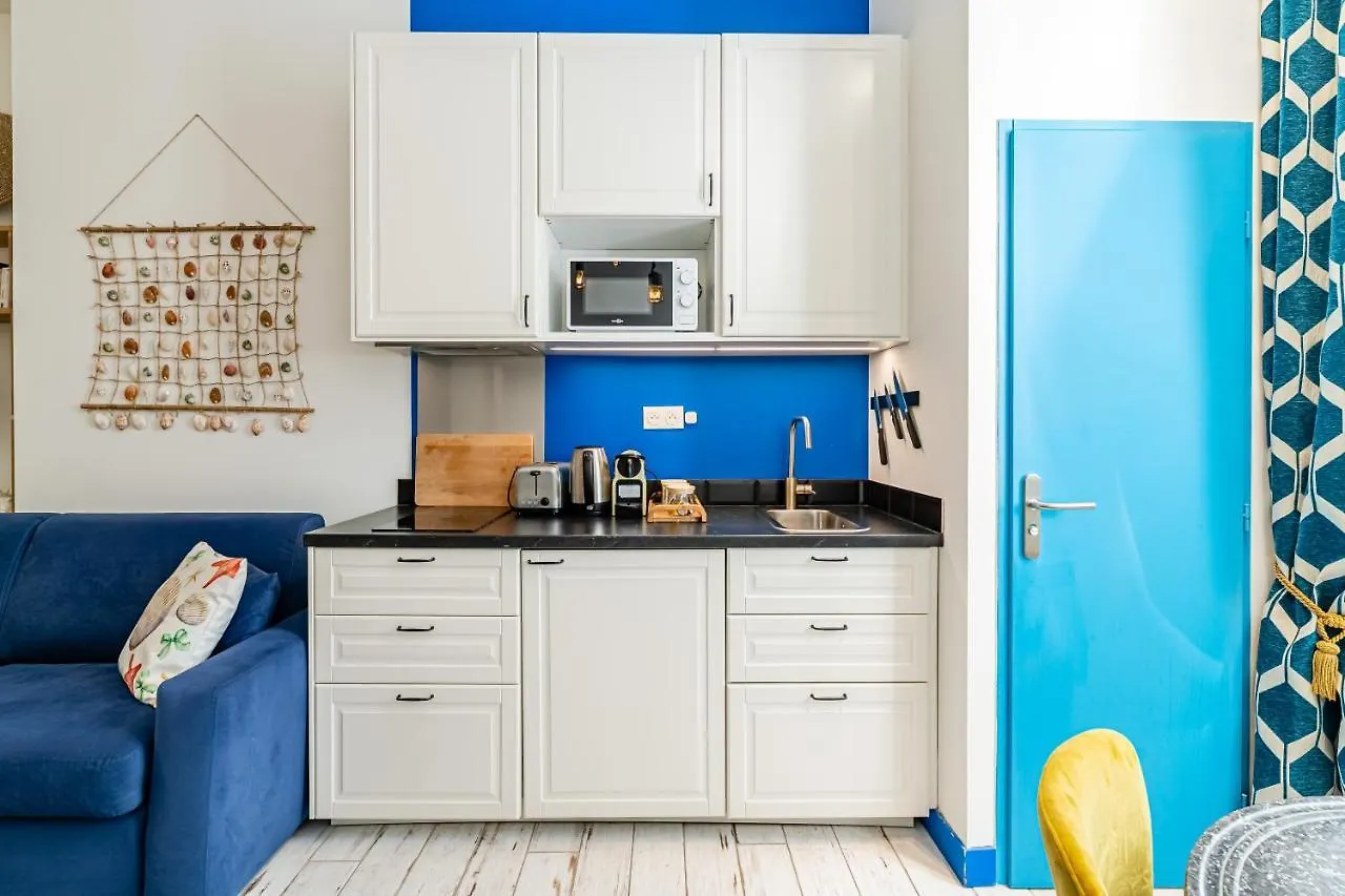 Studio Shell 26M2, 120M Vieux-Port, Clim, Wifi, Acces Autonome Avec Code Marseille 0*,  France